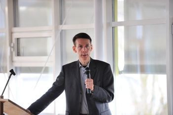 Verlässliche Beziehungen - Dr. Michael Hipp sprach auf dem Fachtag der Ev. Familienbildung über „Psychische Erkrankung und Erziehungskompetenz“