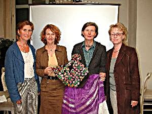 6. Detmolder Frauensalon - Bild: Prof. Dr. Cornelia Giebeler, Fachhochschule Bielefeld, Dorothee Brand, Pro Familia, Regina Pramann, Gleichstellungsbeauftragte des Kreises Lippe und Monika Korbach von der Ev. Frauenarbeit der Lippischen Landeskirche. (von links)