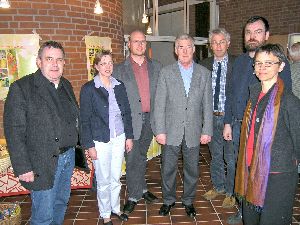 Gewaltig aus dem Gleichgewicht - Sie standen dem Publikum nach dem Film für Fragen zu Verfügung (von links): Tobias Treseler, Sabine Hartmann, Hans-Jörg Hartmann (alle Landeskirche), Hans Pohl, Friedrich Niedermeier (beide Lippequalität) sowie Heinrich Mühlenmeier (landeskirchlicher Umweltbeauftragter) und Carolin Callenius (Brot für die Welt).